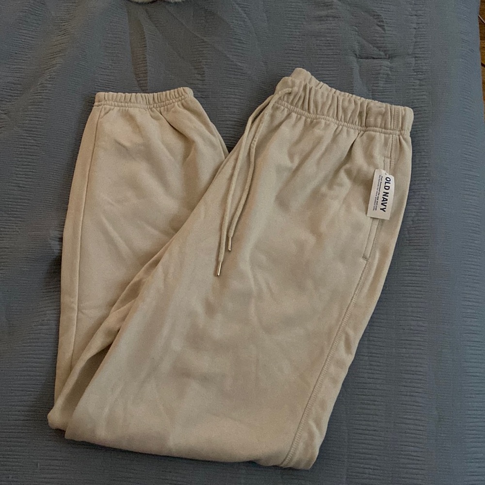 NWT Old Navy brand cream sweatpants (m)